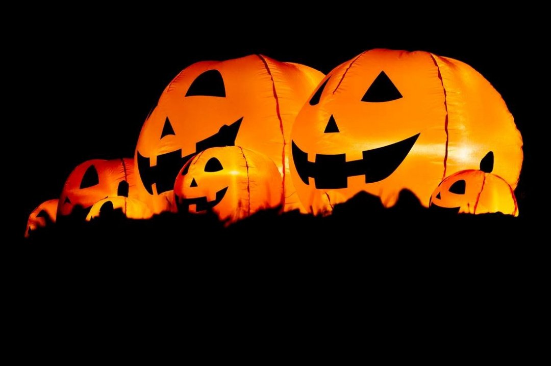 LC_Towing's tweet photo. 🎃 Happy Halloween! While you’re out partying, remember to stay safe. If you need a tow, give us a call and we’d be happy to help. (281) 570-4930 https://t.co/y5wVSlu78Q
