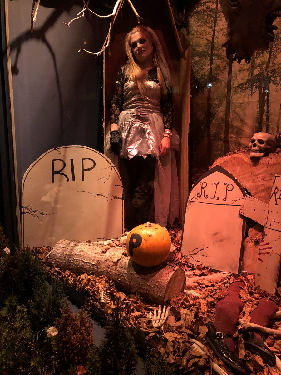 Well that’s another very successful <a href="/PumpkinPath/">Knutsford Pumpkin Path 🎃</a> event under their belt. And wonderful to see so many #Knutsford businesses make such a great effort. Well done every one involved. 👏🏻👏🏻👏🏻