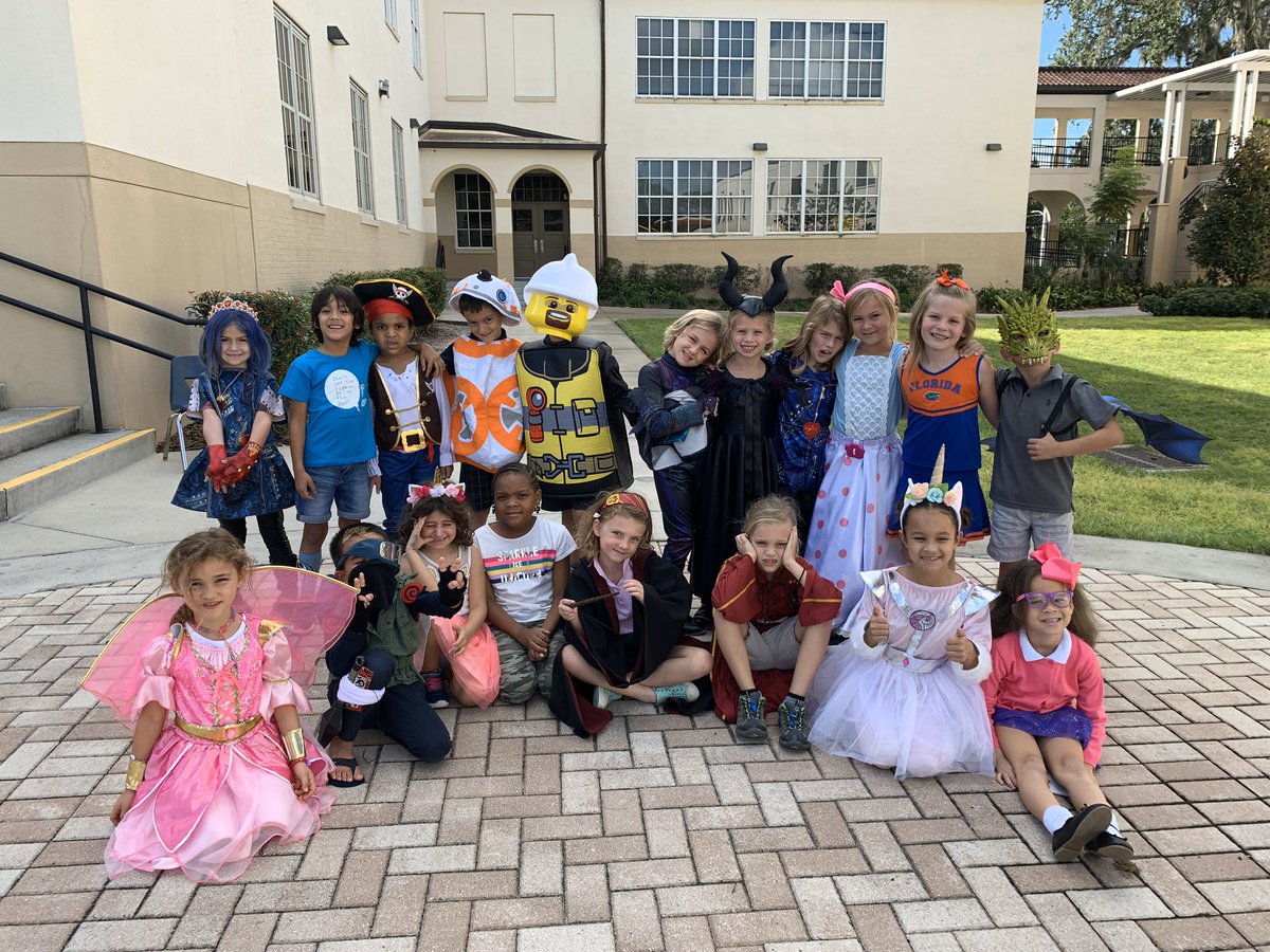 MutzMunchkins's tweet photo. BB8, Harry Potter, and Maleficent were just a few of the characters that joined me for a place value lesson to practice building two digit numbers with KitKat “ten sticks” and M&amp;M “ones cubes.” 🎃🎃🎃 #beprinceton @Princeton_OCPS https://t.co/lexU33y1np