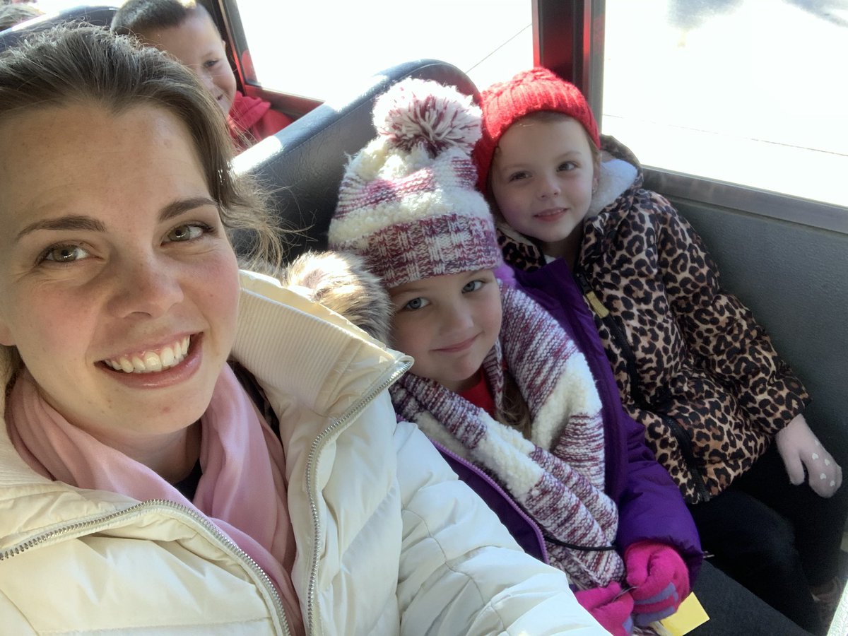 MrsAxworth's tweet photo. Kindergarten had the best day learning and exploring at the pumpkin patch. @MRECCardinals @melissaisd https://t.co/qa6KZy42AN