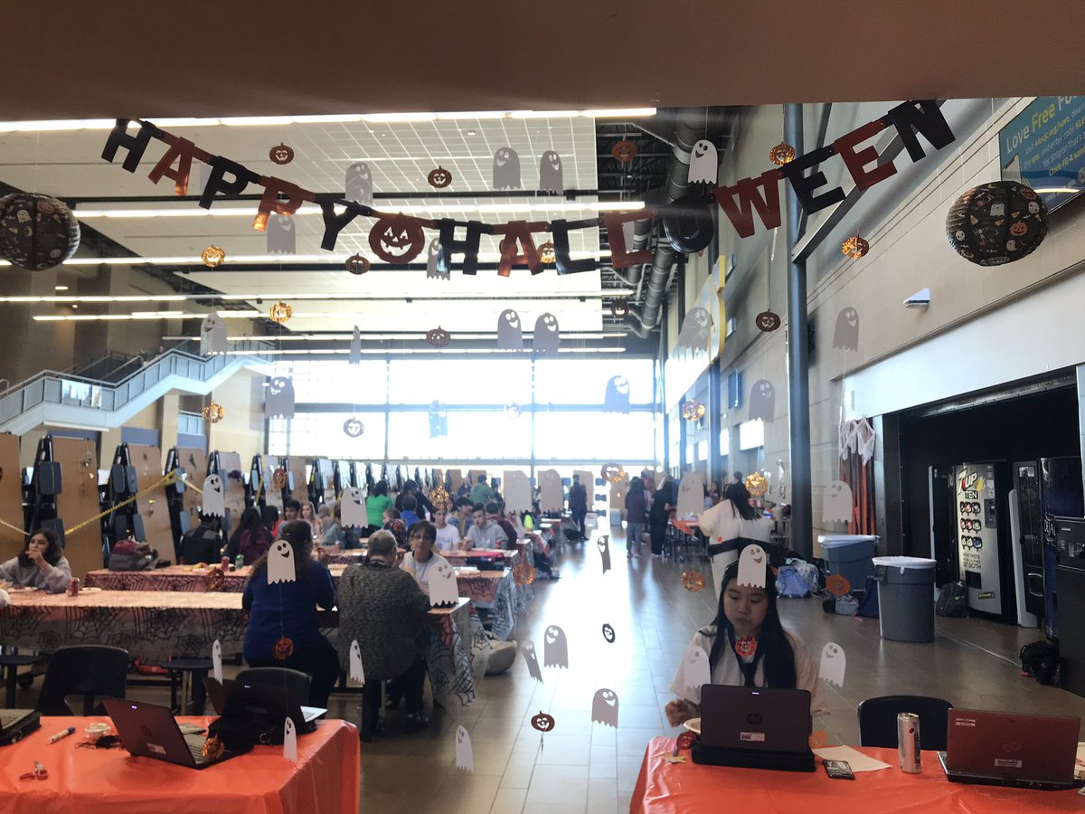 chrissy_cope1's tweet photo. Happy Halloween!! @kleinhosa @KleinHighHST @KleinHigh https://t.co/4u1DXQNpYo