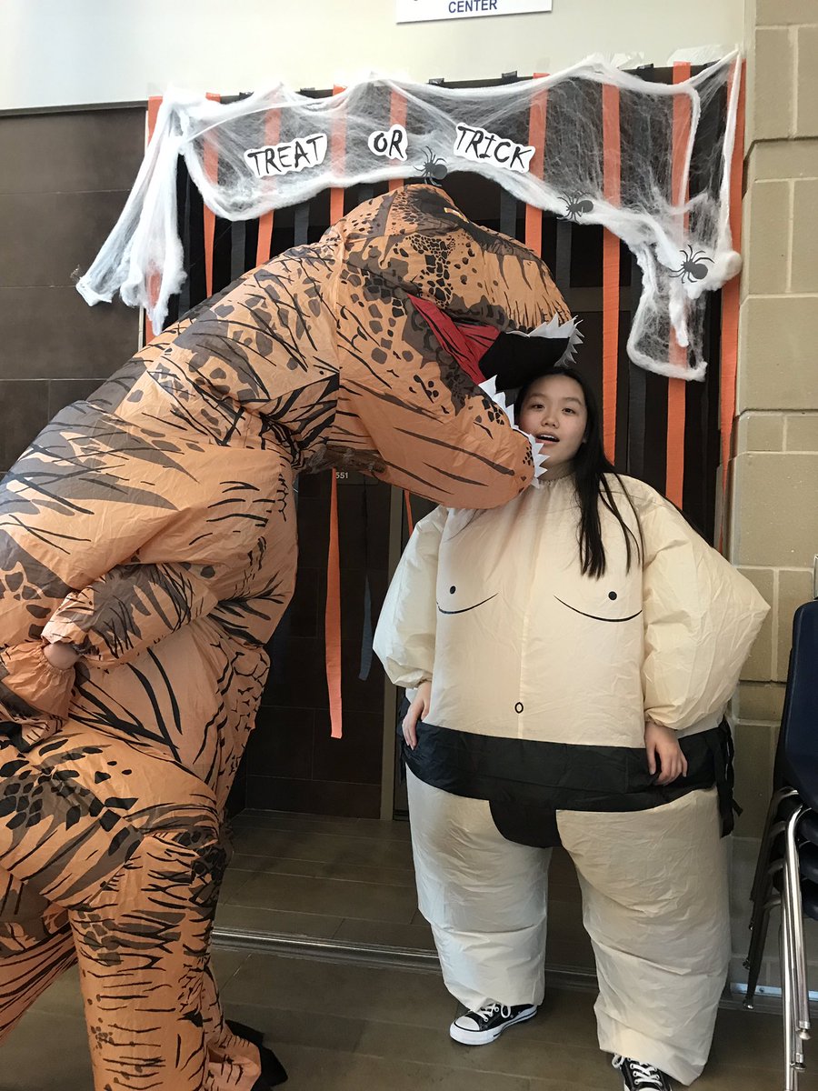 chrissy_cope1's tweet photo. Happy Halloween!! @kleinhosa @KleinHighHST @KleinHigh https://t.co/4u1DXQNpYo