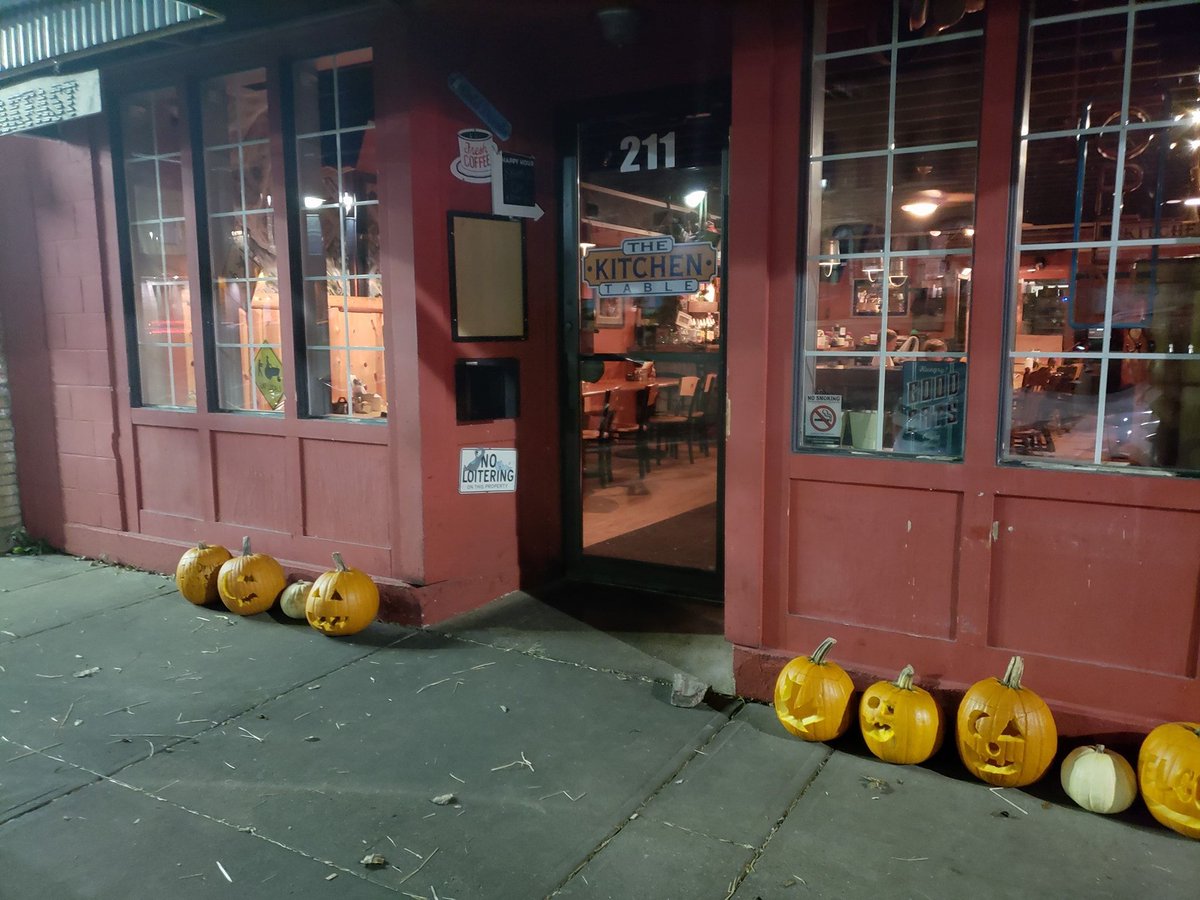 KitchenTableWI's tweet image. We're sorry that we won't be open tonight to see your trick or treaters but would still like to wish you and your little ghosts, goblins, heros, princesses, etc. a very happy and safe Halloween! Please feel free to share pictures on this post! #Halloween