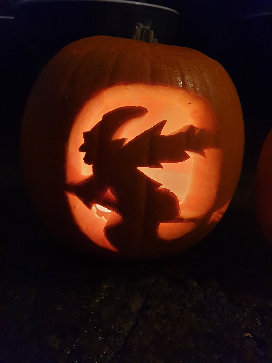ClaireMatson's tweet photo. @Beaconrise1 Freya M's (5CS) and Rosie M's (3M) pumpkins #HappyHalloween #pumpkinchallenge https://t.co/VP3LmHSbig