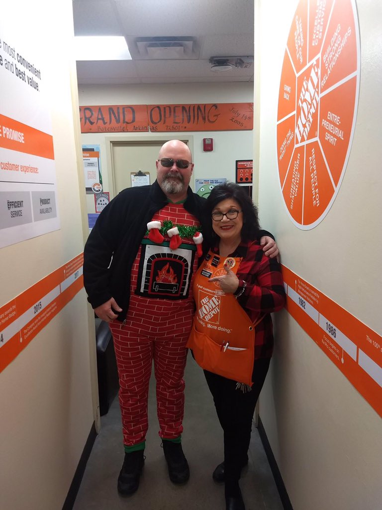 Jballender's tweet photo. 1411 is rocking Halloween https://t.co/xUHWwrRSIF