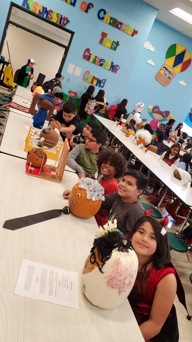 zsalasHCISD's tweet photo. 5th Famous People Pumpkins @THE_HCISD a huge success! Students did and Awesome job on their projects 🏅🏆🌟 #HCISDPROUD https://t.co/keyzXqqFOV