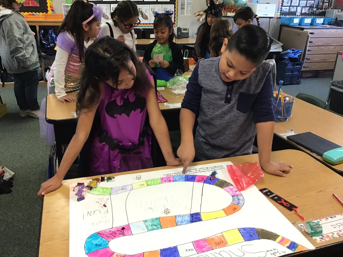 MelindaStone80's tweet photo. Students are engaged in playing the games they created! #buckleybengals https://t.co/kxiFT6o1nx