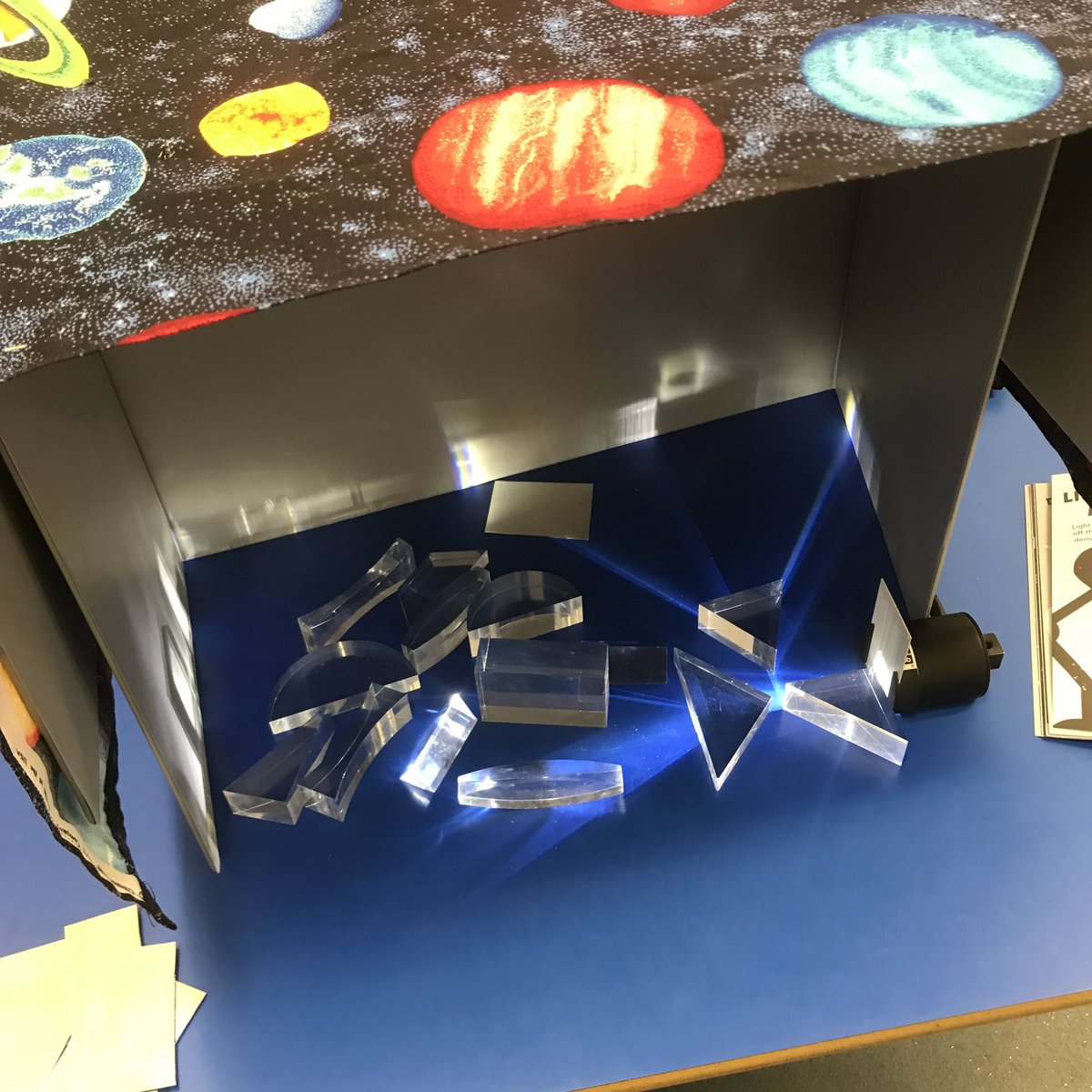mistersinc's tweet image. Experiments with light 💡 

P7 had the opportunity to tinker with a light box, mirrors and some prisms today as we study the James Webb Space Telescope 🔭 🛰 and try to understand some of the properties of light. @CurvedHouseKids #deepspacediary @WL_STEM @dedridgeps