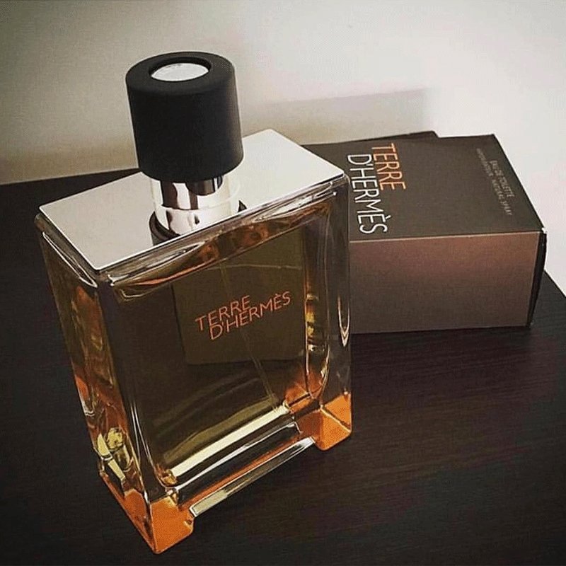 Hermes Terre D'Hermes Edt 100ml. Now selling for only ₦26,500 #terredehermes #hermes #perfumeoftheday #perfume #eaudeparfum #picoftheday #photooftheday #fragrancereview #fragrancelover #luxuryfragrances #fraghead #scent #parfum #perfumeaddict #scentoftheday #customerappreciation