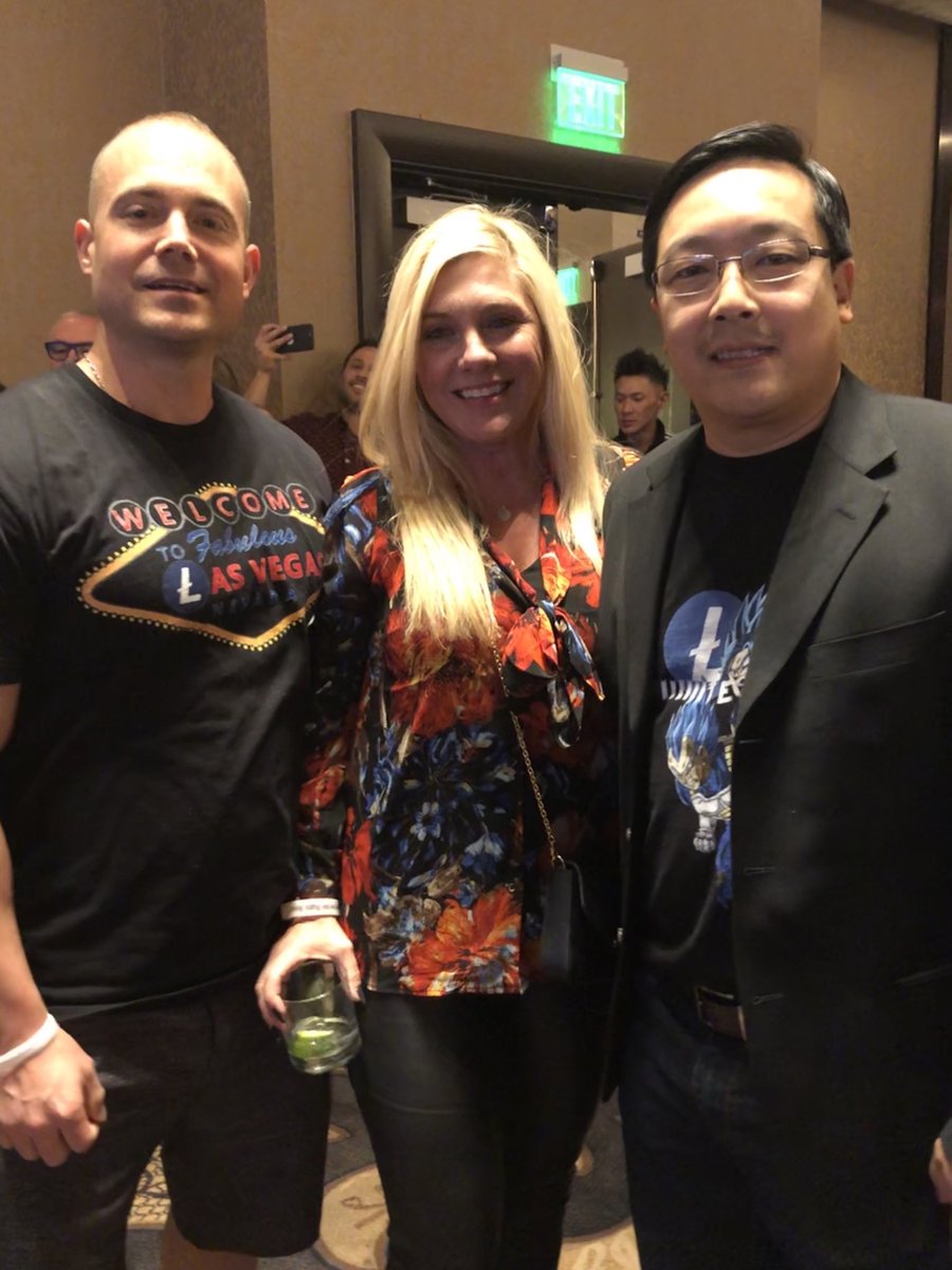 CryptoNana4LTC's tweet photo. Love this photo of #Litecoin⚡️creator Charlie Lee @SatoshiLite with #JonMoore💥@jonnylitecoin and my girl #LitecoinLisa @lisamightydavis💕🍃🐝 https://t.co/koLMLV3Jan