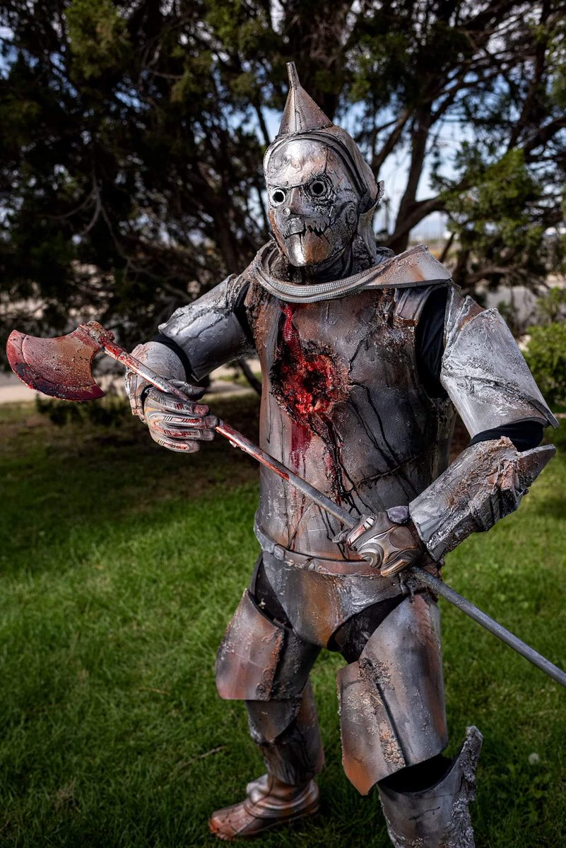 kevonwardkkw's tweet photo. Zombie Tinman I made. #happyhalloween #zombietinman #wizardofozzombie #fabrication #faceoffallstars @SYFY @faceoff #kevonward https://t.co/YjV00cVcT4