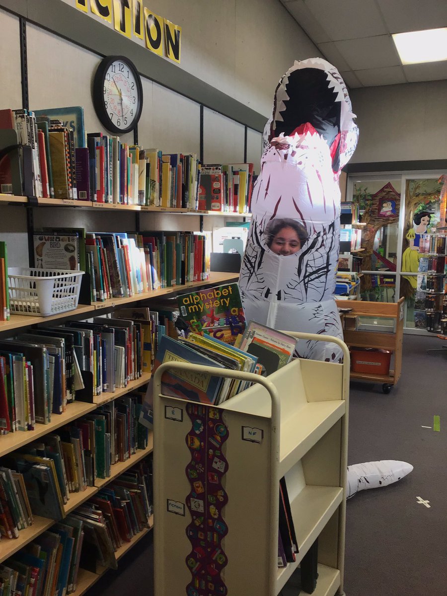 DogwLibrary36's tweet photo. Dogwood Library Monitors don’t let their costumes slow them down. Happy Halloween! #Goodworkethics #sd36tl https://t.co/Lckr2Wtvcl