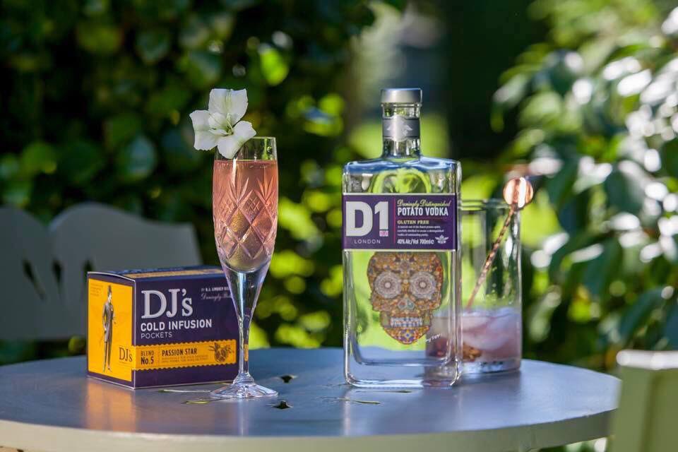 DJsColdInfusion's tweet photo. No better way to enjoy Halloween than with our skull loving sister brand D1 Potato Vodka.
Just add our DJ’s Cold Infusion pockets to your favourite spirit to create a delicious cocktail. 🍸
#ColdInfusion #ColdInfuse #GinInfusion https://t.co/VVDkayXUTD