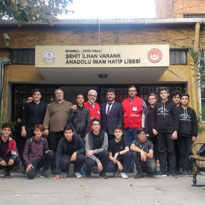 Kızılay haftasında Kızılay yoneticileri okulumuzu şereflendirdiler 
Rabbimiz nice hayırlı hizmetlerde bulunmayı nasip etsin inşallah