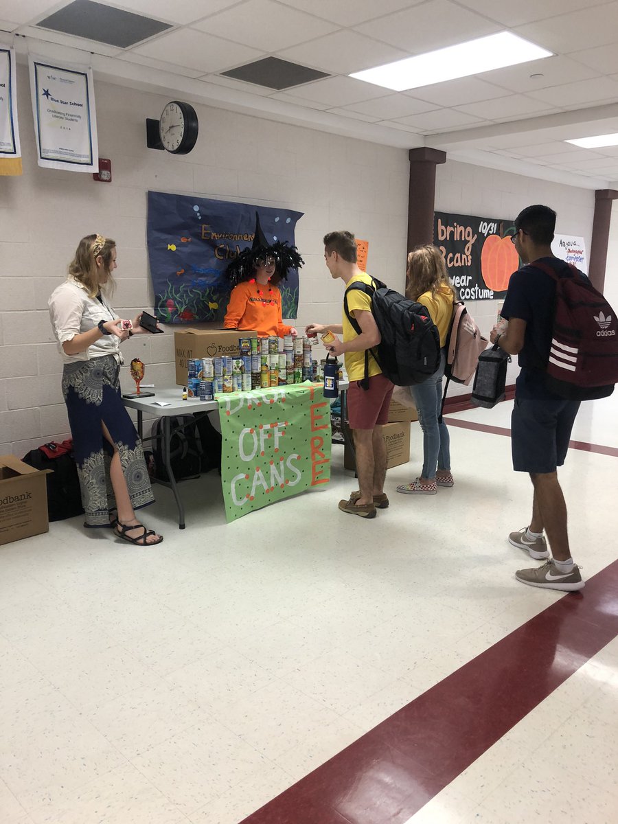 gfhslead4change's tweet photo. The Can-Do’s in action during our @lead4changeorg Halloween Costume Food Drive!!!! THANK YOU to the Grizzlies who brought in 3 cans to wear your Halloween costumes!!! #lead4change #gfhslead4change #fooddrive #candos #grassfieldhs https://t.co/VXLlACZu9r