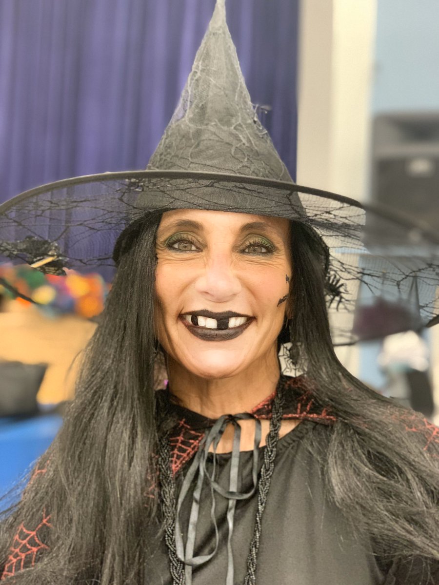 Great day <a href="/Kent_Elementary/">Kent_Elementary</a>! More pics in the comments! @Carmelschools #Halloween