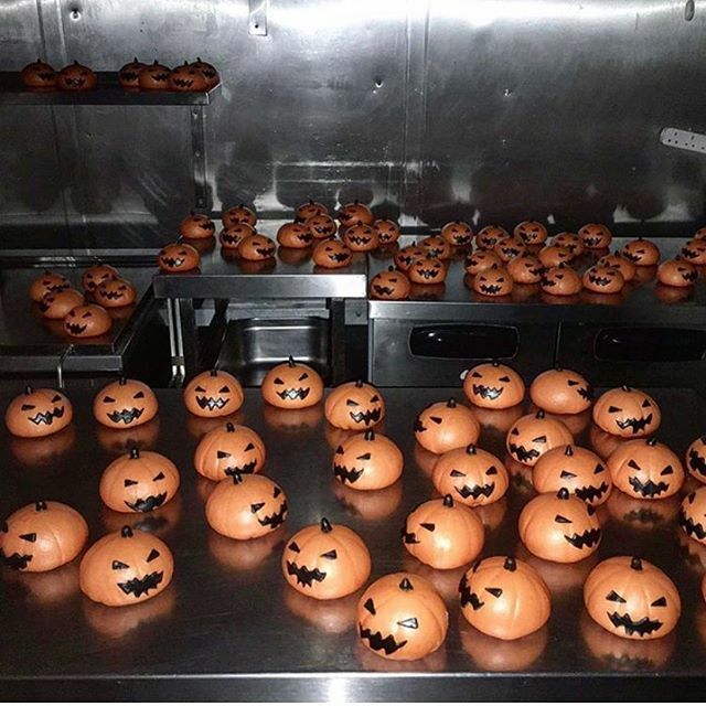 Happy Halloween!! Get yourself down to @baobakerygoods to enjoy these spooky treats 🎃 ift.tt/2r0PUGo