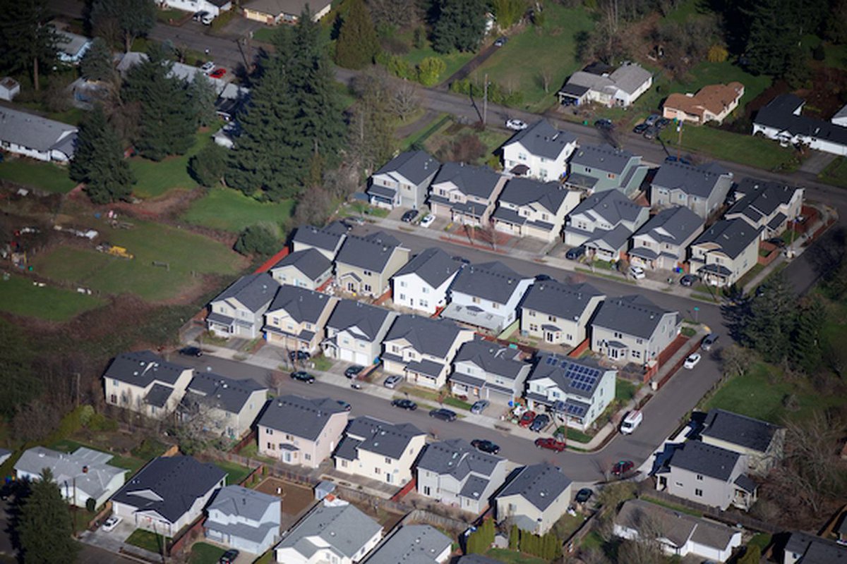 Oregonian's tweet photo. Airbnb launching new registration system to help Portland keep track of rental hosts https://t.co/Ti8LPEGLO9 https://t.co/wwroq835U7