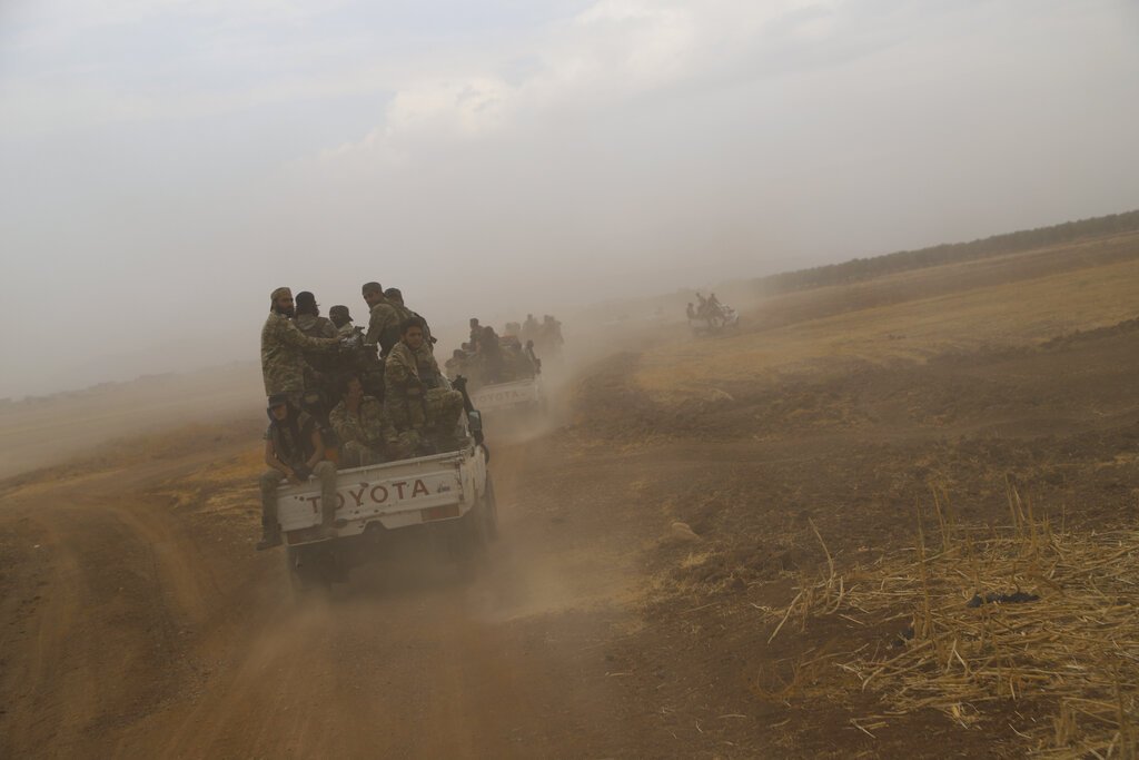 LeighJonesWORLD's tweet photo. Amazing update from the front lines in Northern Syria today on @TWERadio : Dave Eubank from @FreeBurmaRangrs gives a first-hand account of how the fighting has not stopped despite ongoing claims of a ceasefire.
https://t.co/TMT5hyM62C https://t.co/nARbj6gUlV
