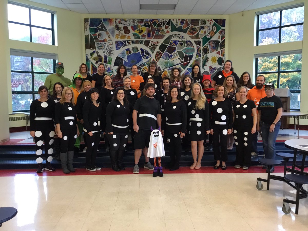 ShakeyPride's tweet photo. Happy Halloween from our Spooktacular Staff #shakeypride #tigerpride https://t.co/8KqvMs3sbY