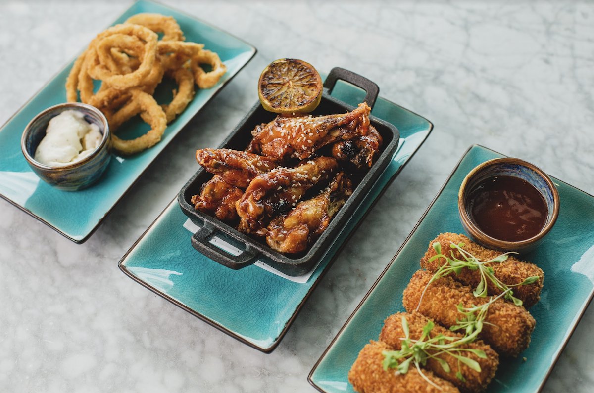 SkyLoungeLeeds's tweet photo. Turn up the heat on your weekend… Tipple Tapas has arrived! 🔥💃🏻 Enjoy 3 dishes of your choice PLUS BOTTOMLESS HOUSE WINE only £30pp every Thursday and Friday from 5pm - 7pm. Call 0113 241 1007 to book.  🍷 https://t.co/S7bPv130HE