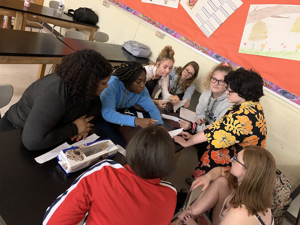 DrazekScience's tweet photo. Halloween Murder Mystery 2. They wanted to do a battle of the sexes.   The girls won!  #btsdtigers #btsdpride https://t.co/SwHwzbNLhm