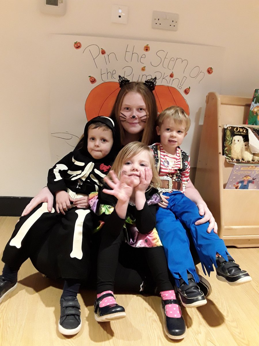 AshbridgeMaxy's tweet photo. Look at foxes key groups for our halloween party, sammy, frankie, Jodie and Heather! #partytime #games #dressup #keygroups 🎃 https://t.co/wcUx5XfStJ
