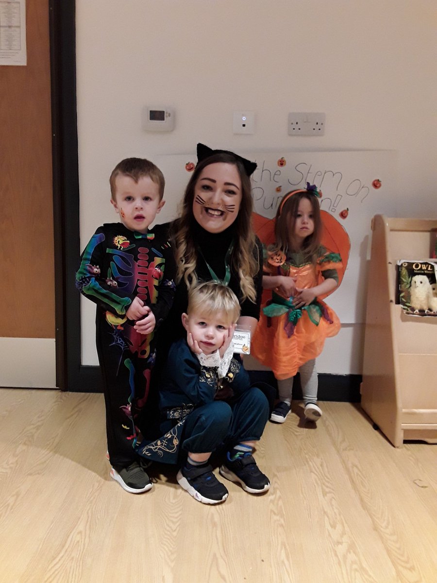 AshbridgeMaxy's tweet photo. Look at foxes key groups for our halloween party, sammy, frankie, Jodie and Heather! #partytime #games #dressup #keygroups 🎃 https://t.co/wcUx5XfStJ