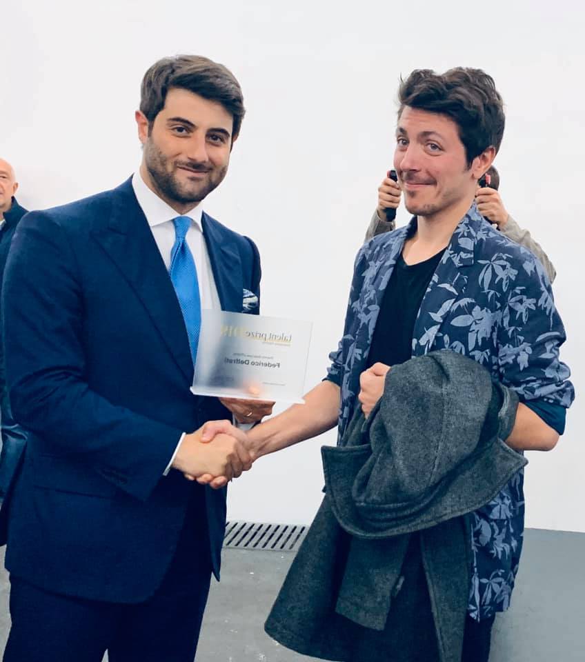 Utopia_lab's tweet photo. #TalentPrize2019, una serata dedicata all’arte contemporanea e ai giovani talenti. Durante l’evento il nostro AD @GPZurlo ha consegnato il #PremioSpecialeUTOPIA a Federico Delfrati per la sua "Friends or Foe”. Tra gli ospiti anche la Sottosegretaria al @_MiBACT, @lorenzabo. https://t.co/aR4OMklL37