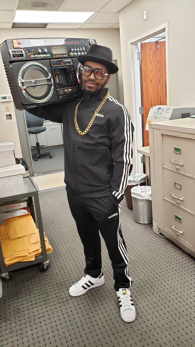 Officially_Kb's tweet photo. My work custome! Drop your costumes in the comments!
#rundmc #myaddidas #addidas #spookyseason #HappyHalloween #ghettoblaster #boombox #Monstrosities #KappaKrew https://t.co/qbUO2HW4Sb