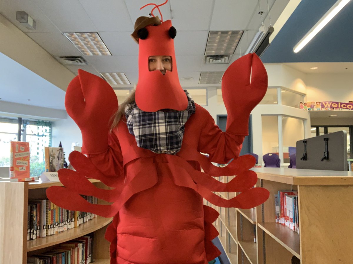 MsMcordeiro's tweet image. When the whole staff is dressing western, but you want your costume to connect with your biodiversity lesson #countrycrustacean #madeitwork #clawproblemsthough #halloweenbutmakeitscience #sd36tl
