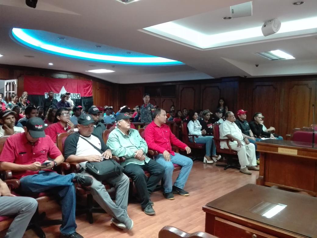 Desde <a href="/clelaraoficial/">Consejo Legislativo Lara</a> #Lara con .<a href="/JosePintoMRT/">Jose Pinto</a> Sec/Gen Nacional de .@TupamaroMRT #TUPAMARO15años como orador de orden en sesión especial.
@MRT_Central 
<a href="/LlanosMRT/">Tw Oficial Tupamaro Bloque Llanero Amazónico MRT</a> 
<a href="/luder2021/">Luder.Araque MRT</a> 
<a href="/AresDiFazio/">𝘼𝙧𝙚𝙨 𝘿𝙞 𝙁𝙖𝙯𝙞𝙤</a> 
@DayraRivasR 
.<a href="/tupamarolaramrt/">@LaraMRT</a> 
.<a href="/MRT_Carabobo/">Tw Oficial Tupamaro Carabobo</a> 
.<a href="/YaracuyMRT/">@Tupamaroyaracuy</a>