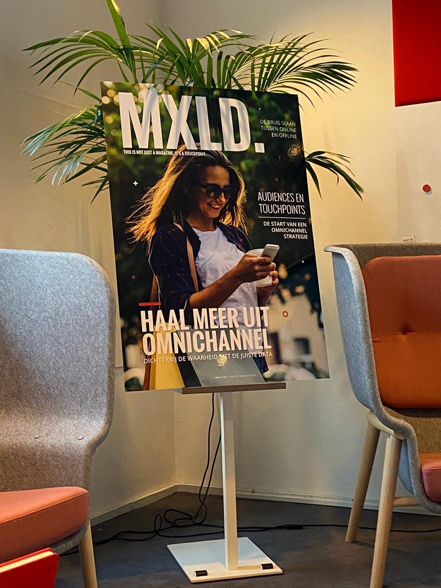 Kegaretail's tweet photo. Kees Verkade on stage op @Maxlead Omnichannel Marketing Day! ‘Omnichannel in a digital age’ #kegaretail #takingretailfurther #omnichannel #monitor #kega #factsandfigures #inspiration #trends https://t.co/58tyM0fhYa