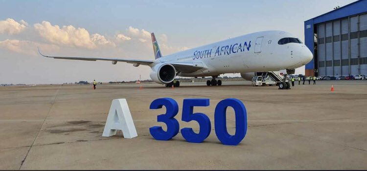 Gorgeous_Kay28's tweet photo. #A350 #a350firstflight https://t.co/58NqfcHcHN