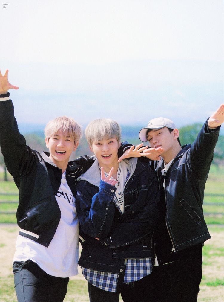 sEhXiOo's tweet photo. 日付すぎてしまったけどCBX3周年おめでとう!初めて参加したEXOのライブがCBXの玉アリでしうちゃんを兵役前に拝めたのがいまでも忘れられないです🥰EXOとはまた違った雰囲気のCBXが大好きです!#3YearsWithCBX https://t.co/wA4hlFIGS1