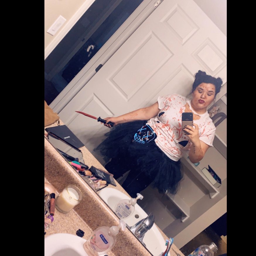 __daniela12's tweet photo. Happy Halloween🤪 #LetsPurge 🔪 https://t.co/m6q8X6zssu
