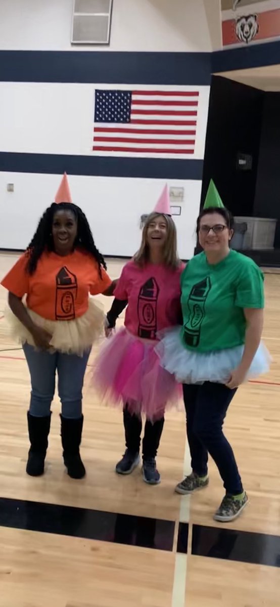 StreetLayla's tweet photo. Red Ribbon Week- ❤️#WeTeachKindergarten #LifeLeader https://t.co/uL6SZNxnu7