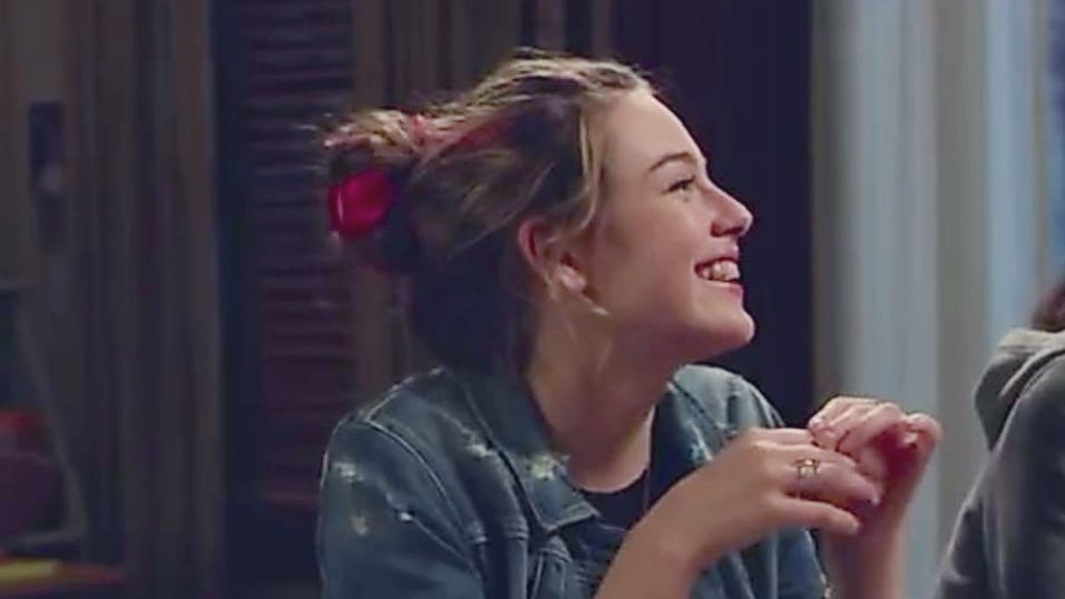 anakinsfilms's tweet photo. about a few people i can say that they really have changed my life and since you are part of it i feel a little more light in my own #RosesForRussell #HBDDanielleRRussell https://t.co/wVbw0sf9lz