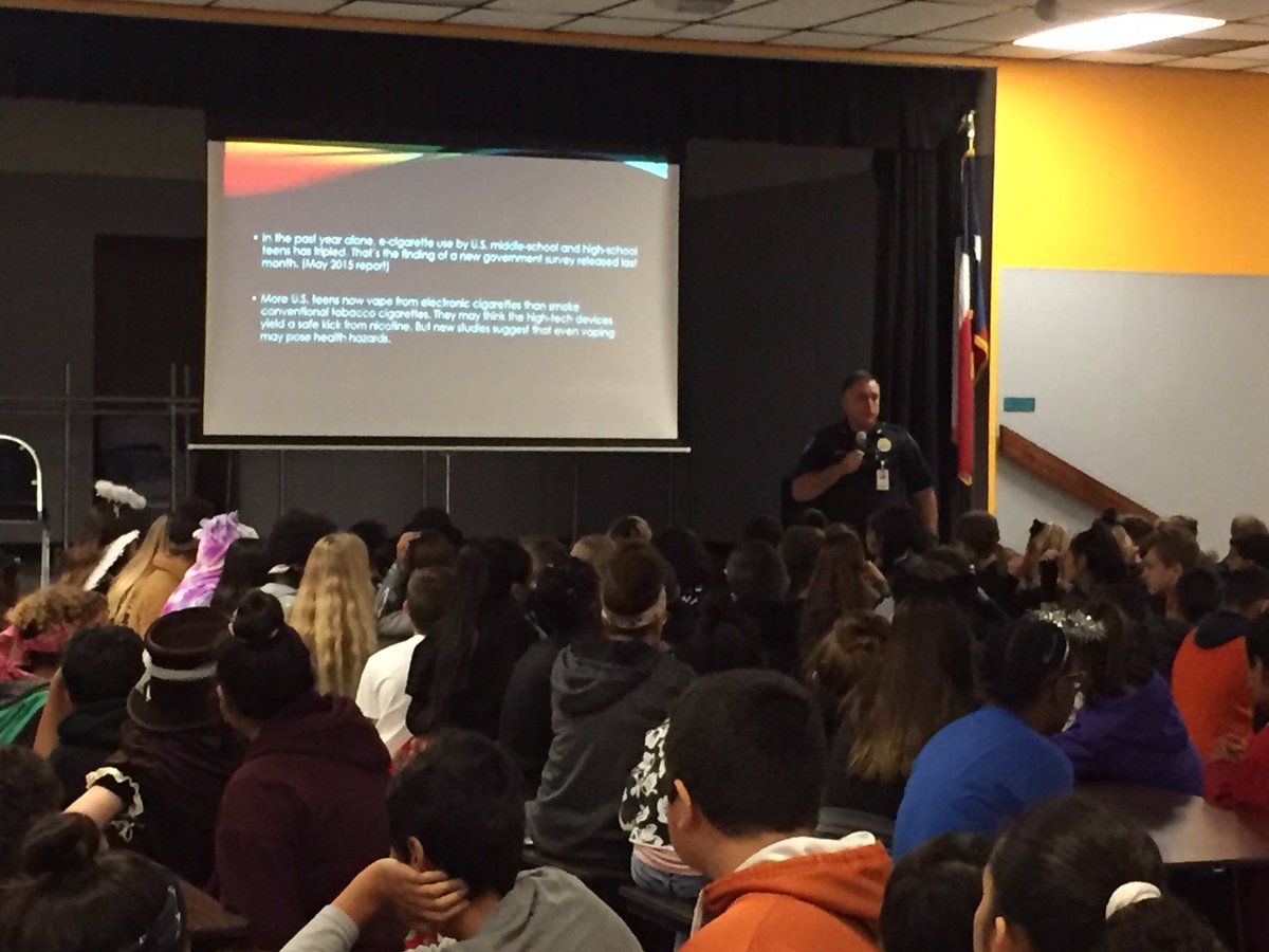 We appreciate Officer Short coming over to talk to our 6th graders about the dangers of vaping! #cherrybrave <a href="/ruthcherryint/">Ruth Cherry Interm.</a>