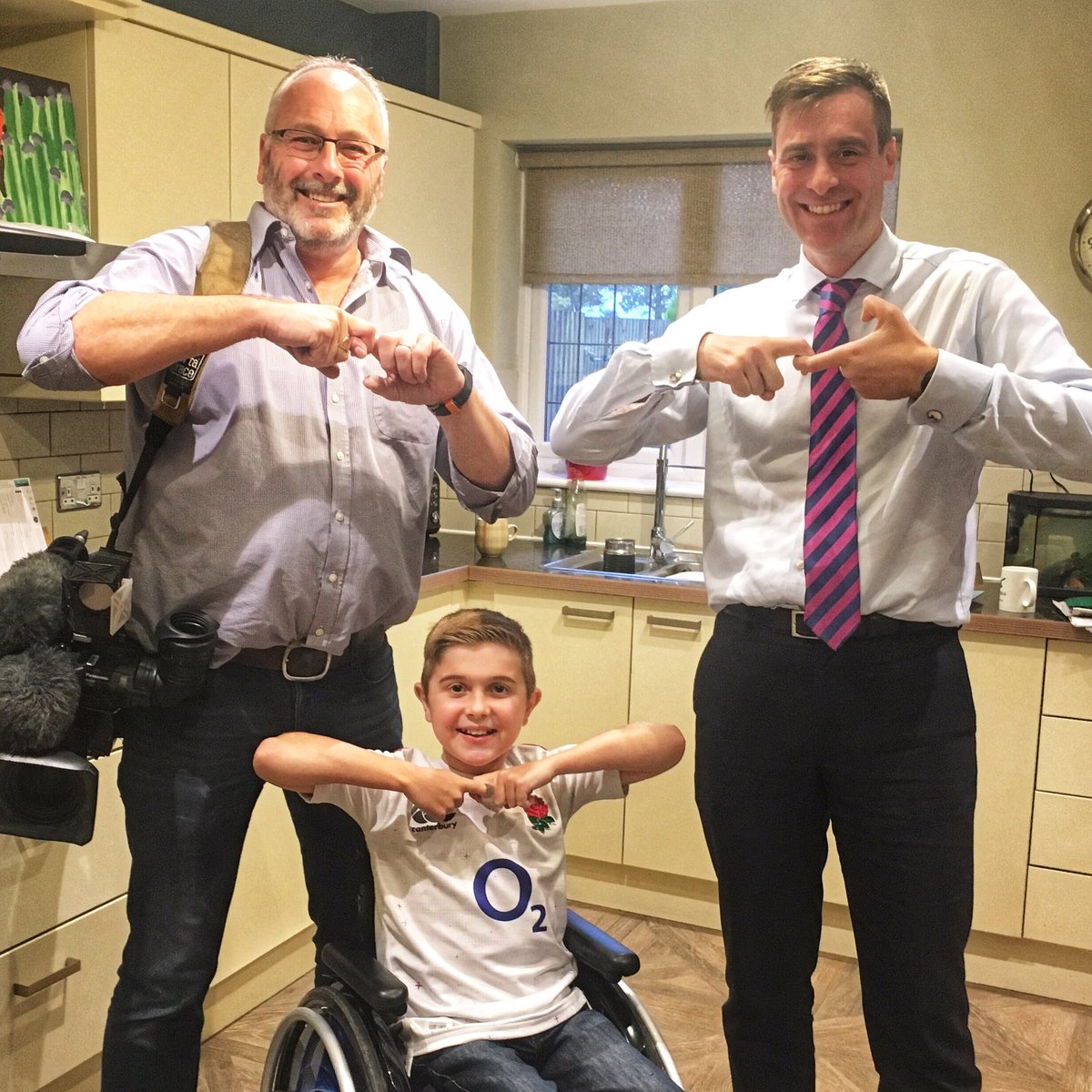 alljoinjack's tweet photo. Don't miss Jack and Alex on @itvnews 6.30 tonight talking about our awesome ambassador @EnglandRugby captain @owen_faz and that very special JJ Salute ahead of Saturday's @rugbyworldcup against @Springboks #JoinJack #bringitback #JJSalute #duchenne #rugbyfamily #rugbyworldcup https://t.co/SEJy6Pb7aC