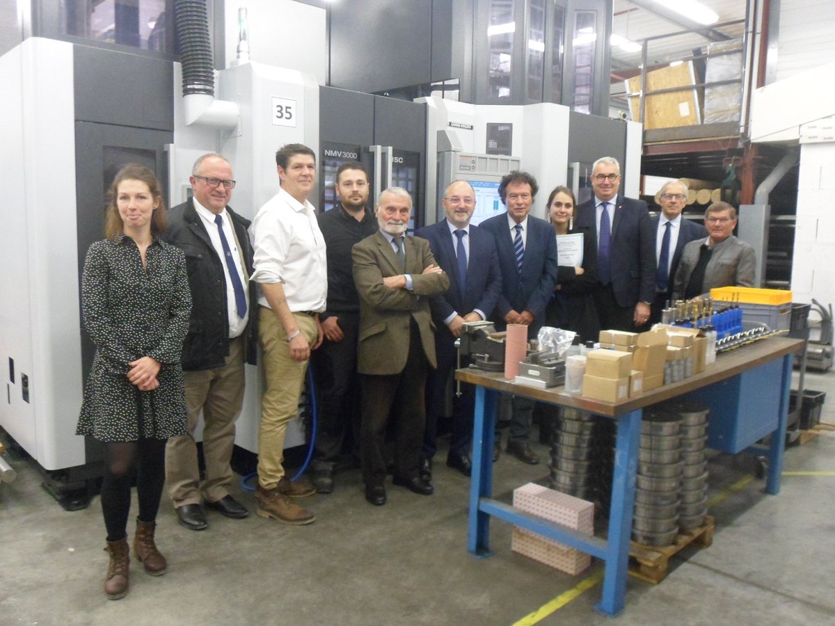 cocorel36's tweet photo. Visite de M. le Préfet sur le territoire de la #COCOREL.

L'occasion de mettre à l'honneur des parcours exemplaires, de 3 entrepreneurs motivés et en développement constant : 
#MécaproCentre #PierryCréation et #PassionGranit. https://t.co/g1mJ1Zv0EY