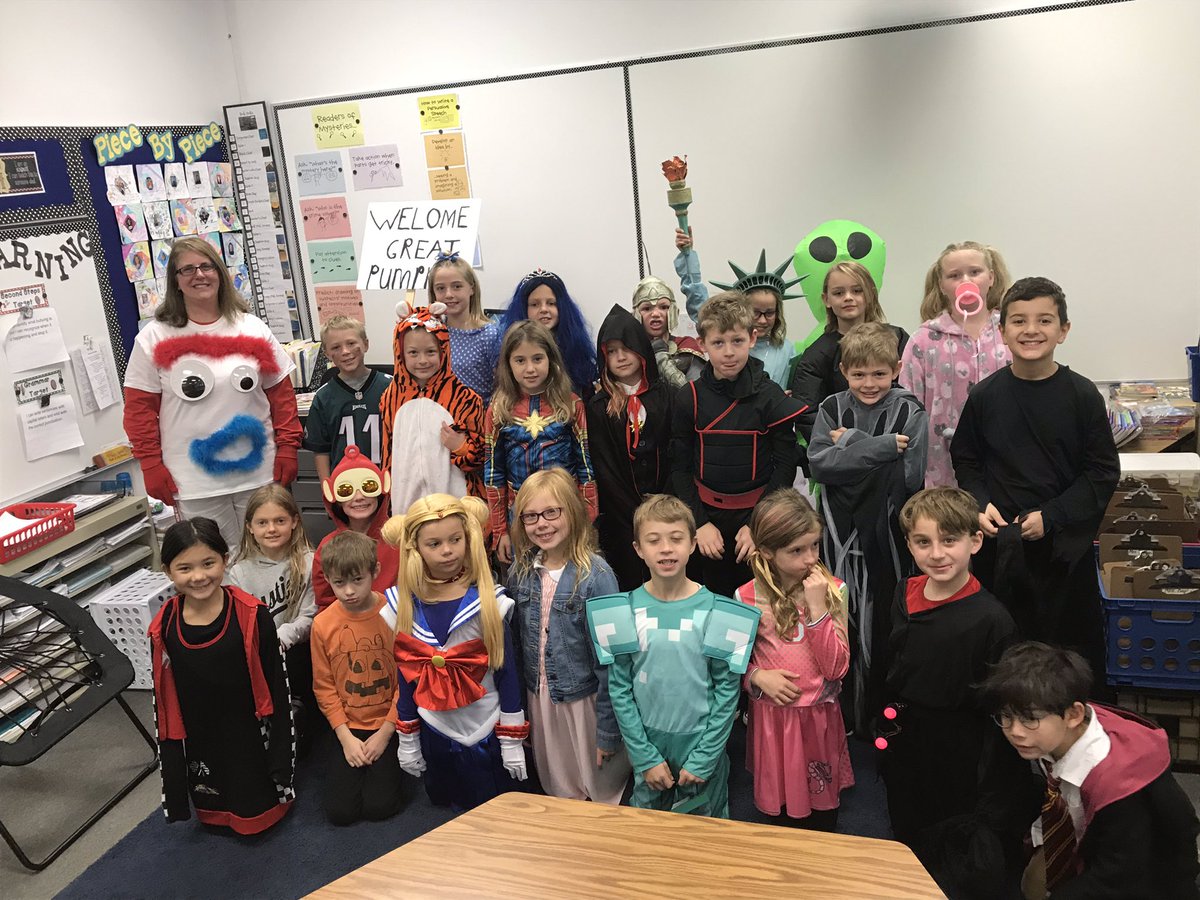 Happy Halloween! <a href="/RooseveltD64/">RooseveltD64</a> #engageD64