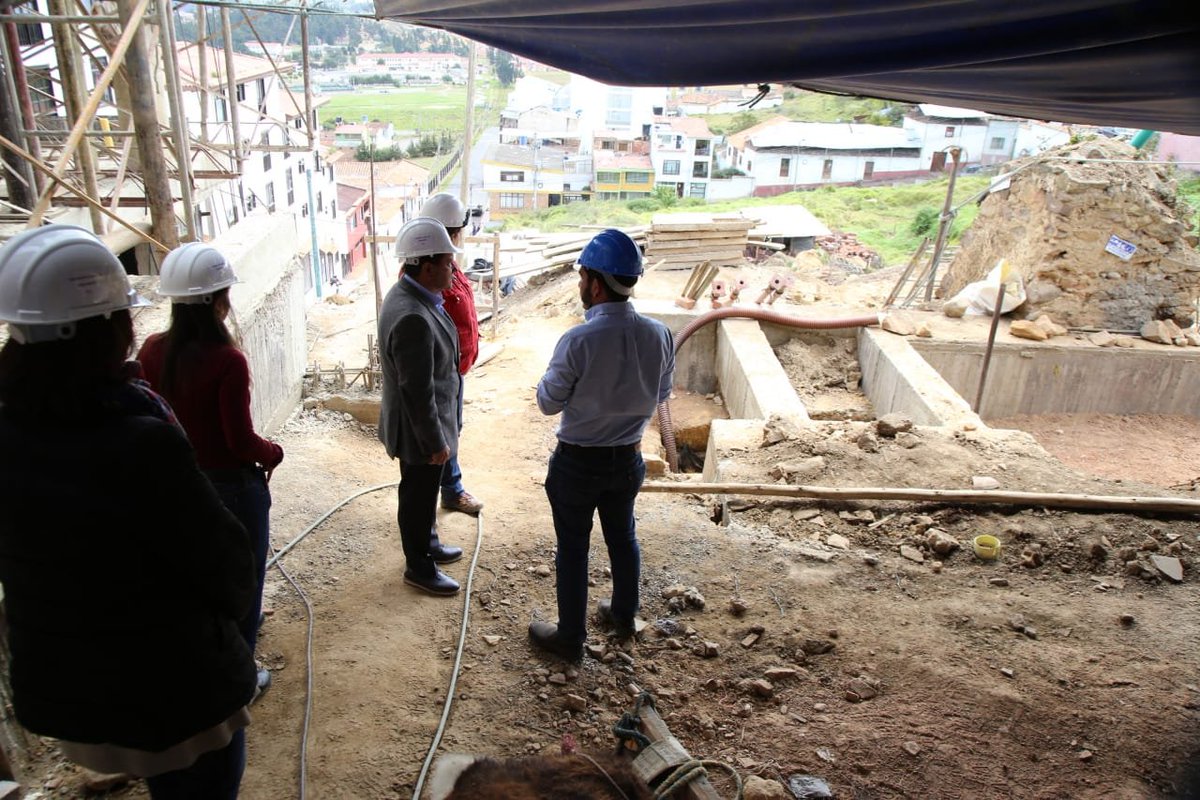 AlcaldiaTunja's tweet photo. ✋🤓La casa Silvino Rodríguez está ubicada en la carrera octava con calle 21, espacio central que la administración municipal busca recuperar para aprovechar el espacio para los niños y jóvenes de la ciudad.👨‍👩‍👧 #TunjaCiudadDeOrigen https://t.co/cOSlhkxWXF