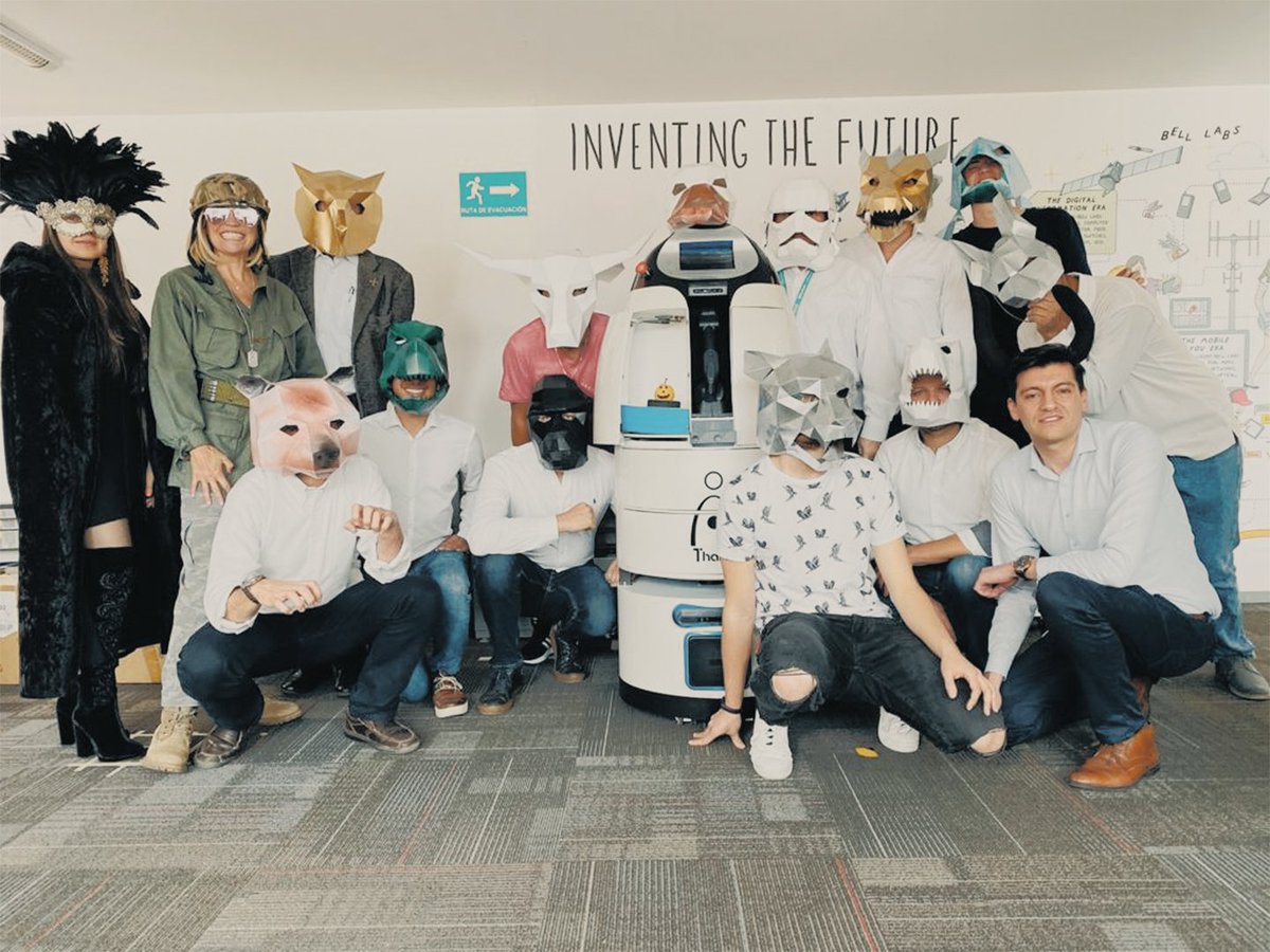 milleniumbpo's tweet photo. ¡Feliz #halloween! Nuestros mejores deseos porque la imaginación jamás se detenga y la niña o niño que llevamos dentro siempre se manifieste en lo mejor de nosotros #transformacióndigital #somosmillenium https://t.co/Oe6KIttGMd