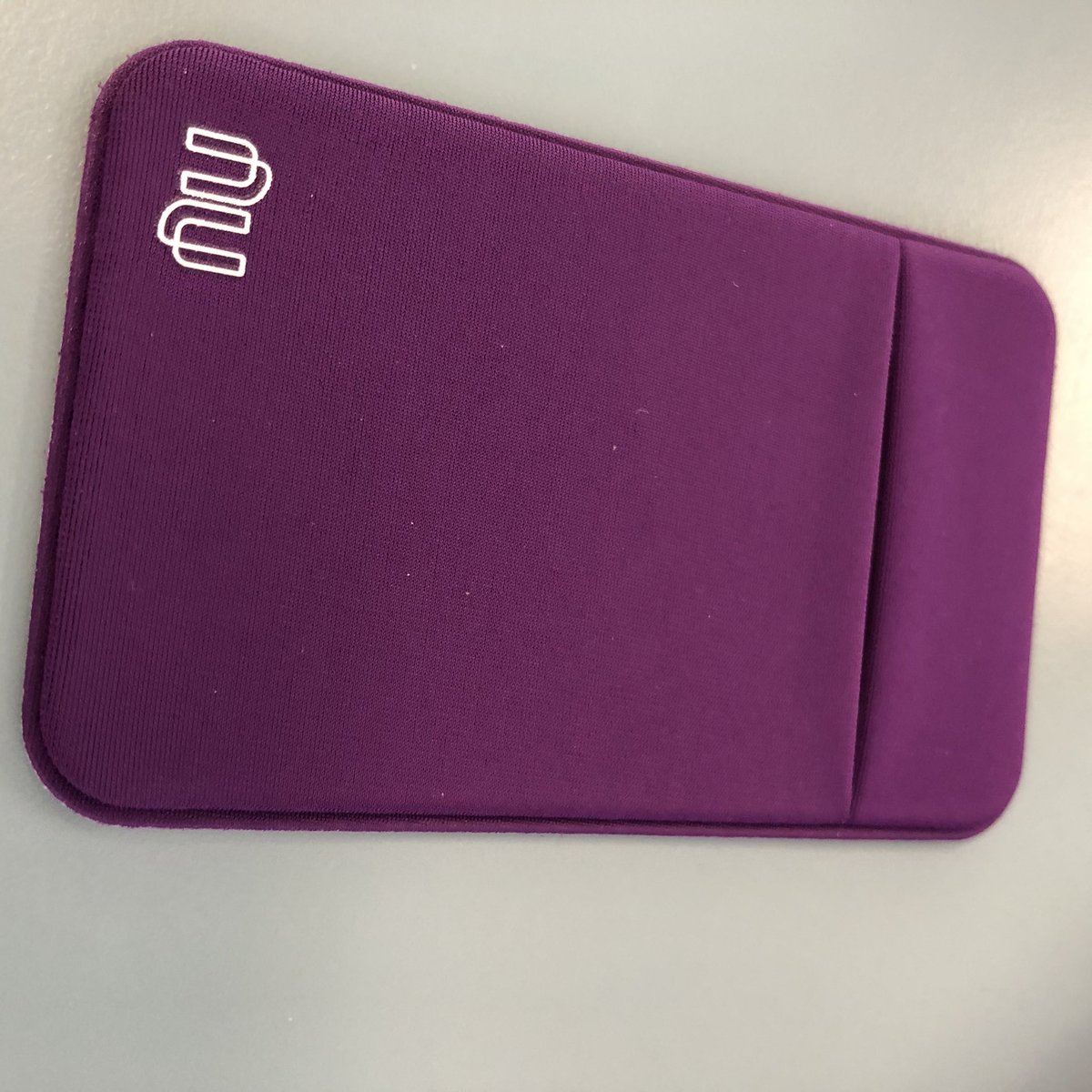 rsereno's tweet photo. Al fin llegó @nubank México 🇲🇽#sounu #soynu feliz y contento, el empaque muy padre 🤩 https://t.co/16M6EpPhj4