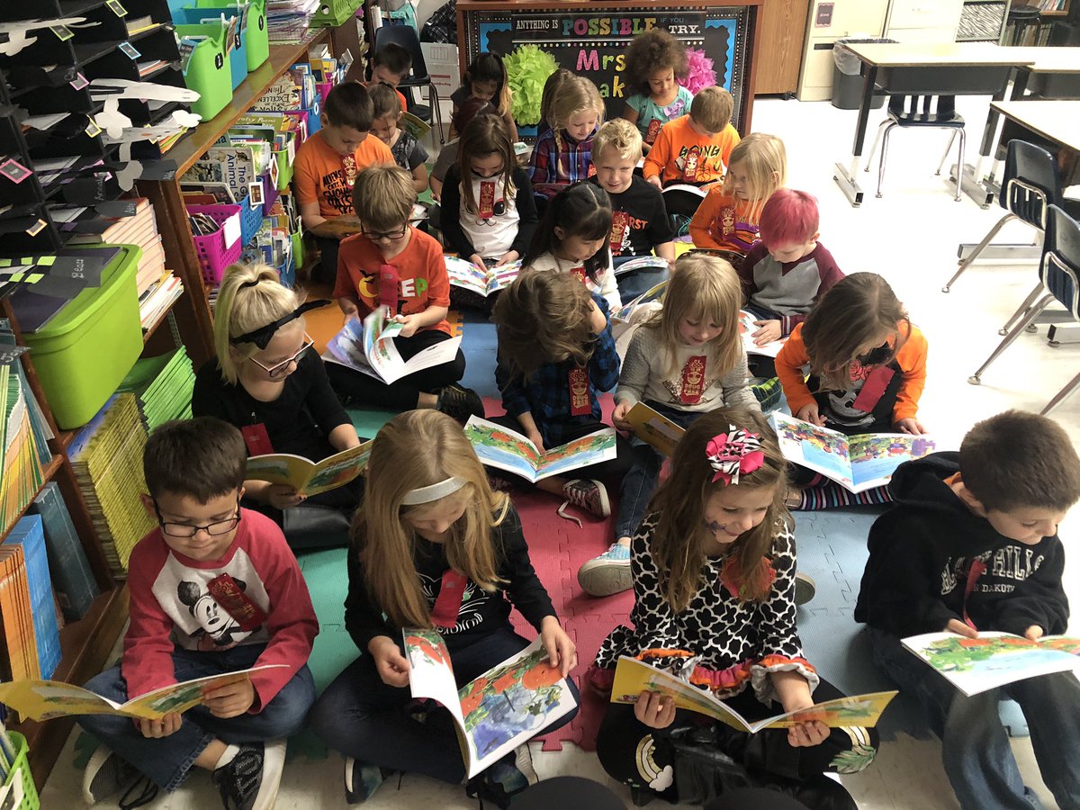haake_kim's tweet photo. Another shout out to my amazing book donors! The students loved reading Spookley the Square Pumpkin🎃👻 #wesclinwariors https://t.co/tM8n62JvtW
