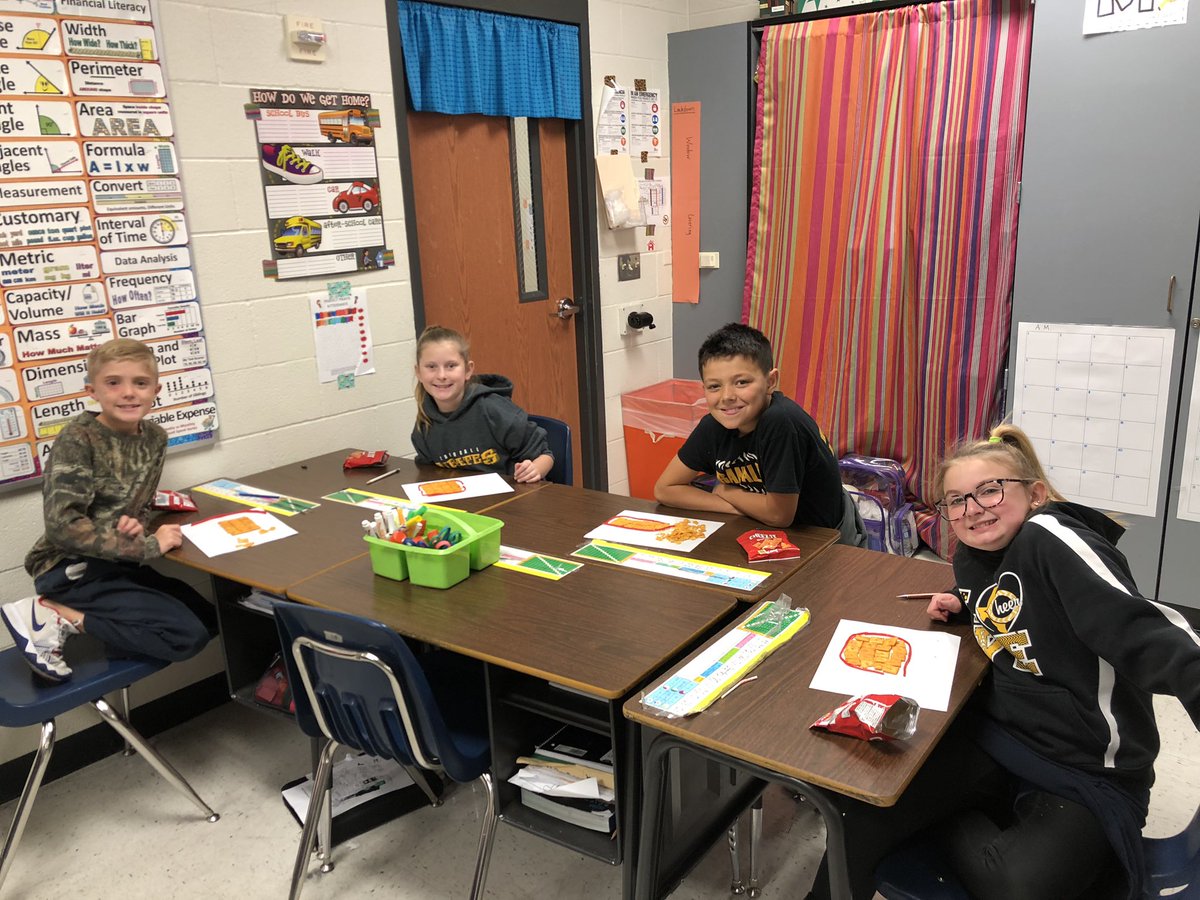 4thRawson's tweet photo. More perimeter and area fun! @NolaKWilson  @OfficialCISD https://t.co/aYTr5SCXqQ
