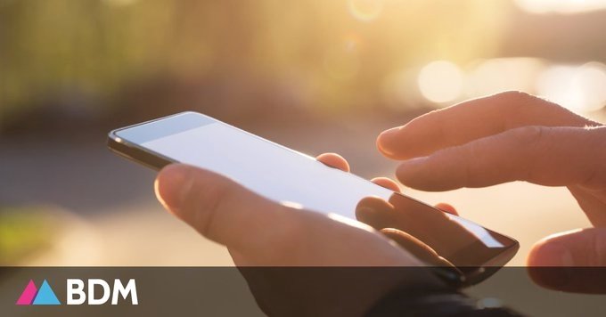 oni_sas's tweet photo. Baromètre des usages #mobiles en France en 2019 
📱Les réseaux sociaux toujours au centre des usages
📱Les utilisateurs paient de plus en plus ave .. https://t.co/5RO3oPB9nm