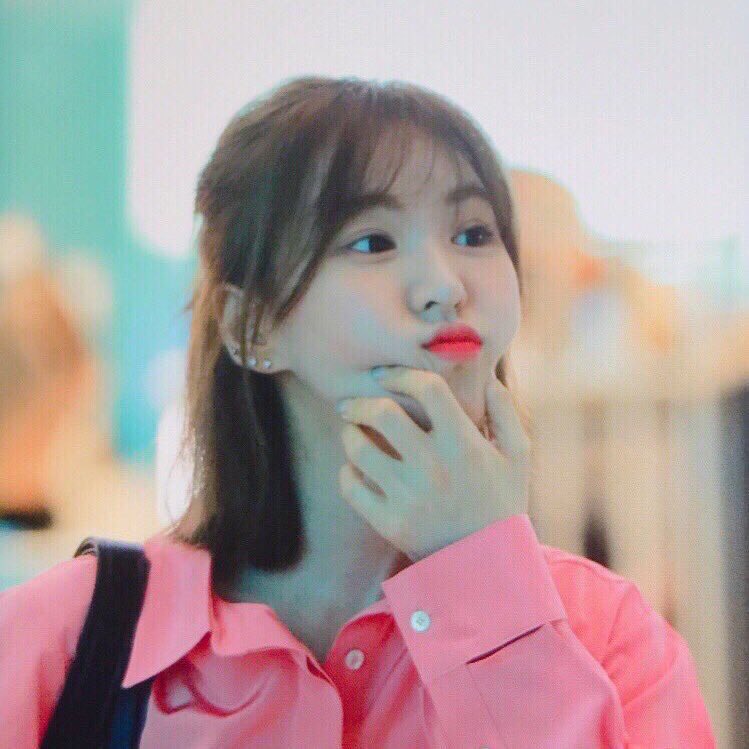 worldscheekies's tweet photo. wendy from red velvet https://t.co/N8HCKlOcY1