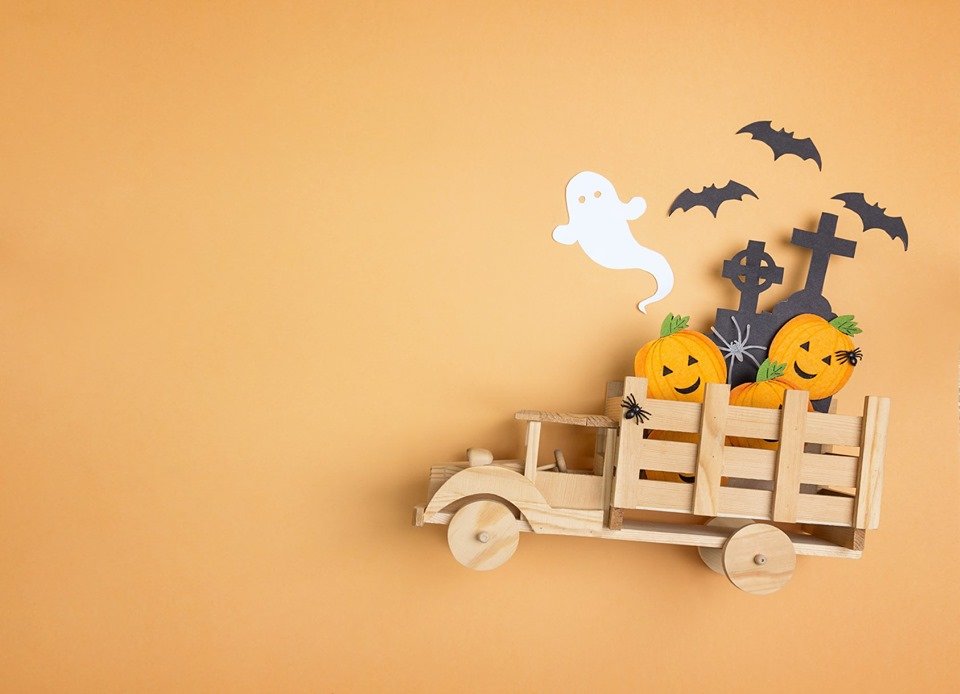MichaelWWatson2's tweet image. Happy Halloween from the team at North East Truck and Driver!! 🎃

If you&apos;re on the roads tonight, be sure to take extra care as the trick or treater&apos;s will be out in force!

We hope you all have a brilliant night! 😁

#Halloween #LorryDrivers